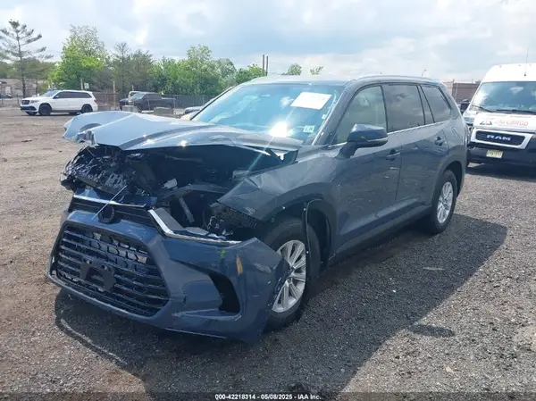 5TDAAAB55SS075955 2025 TOYOTA HIGHLANDER - Image 2