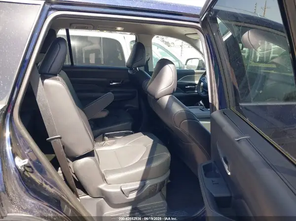 5TDAAAB55SS076507 2025 TOYOTA HIGHLANDER - Image 8