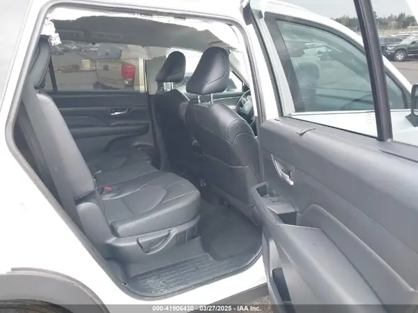 5TDAAAB56RS060312 2024 TOYOTA HIGHLANDER - Image 8