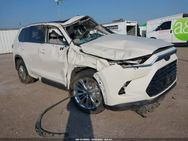 5TDAAAB57RS011703 2024 TOYOTA HIGHLANDER - Image 1
