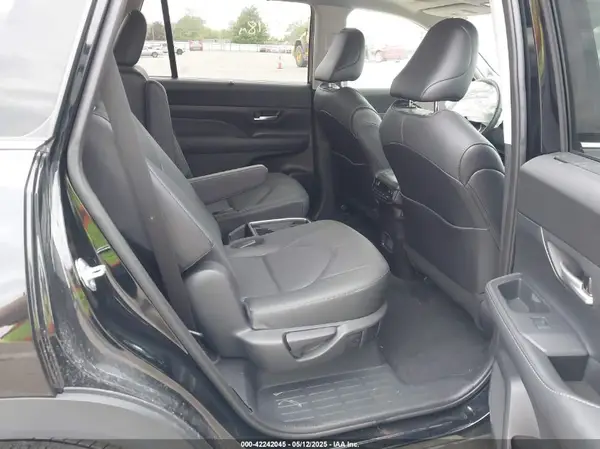 5TDAAAB57RS050629 2024 TOYOTA HIGHLANDER - Image 8