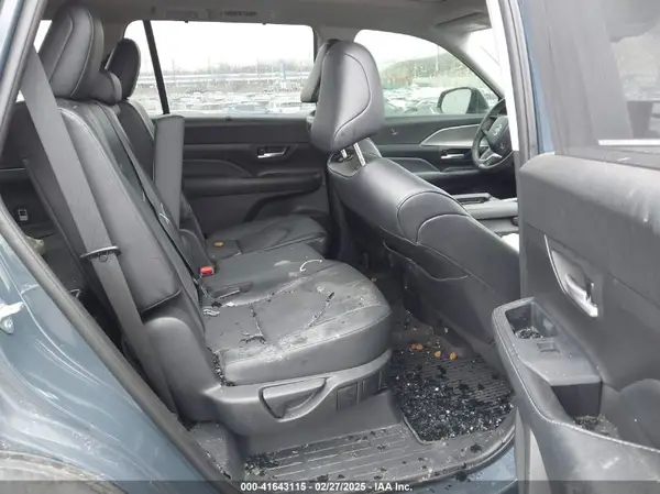 5TDAAAB58RS001701 2024 TOYOTA HIGHLANDER - Image 8