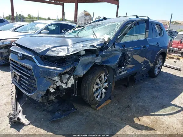 5TDAAAB58RS023164 2024 TOYOTA HIGHLANDER - Image 2