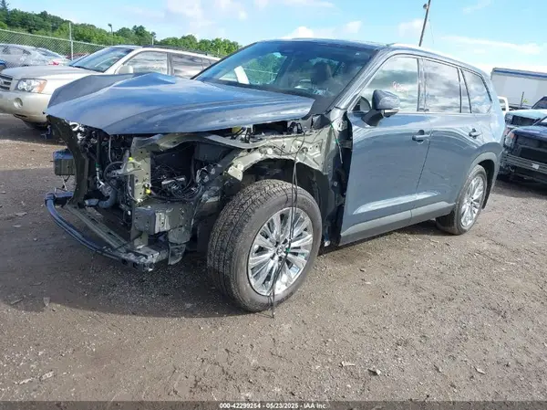 5TDAAAB58RS057220 2024 TOYOTA HIGHLANDER - Image 2