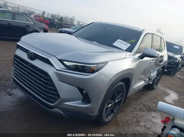 5TDAAAB59RS010228 2024 TOYOTA HIGHLANDER - Image 2