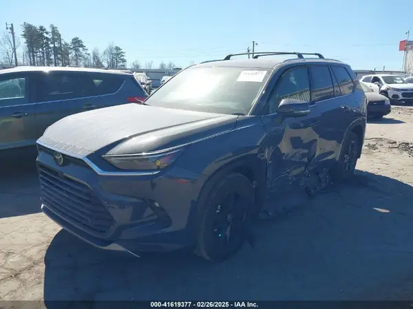 5TDAAAB59RS044587 2024 TOYOTA HIGHLANDER - Image 2