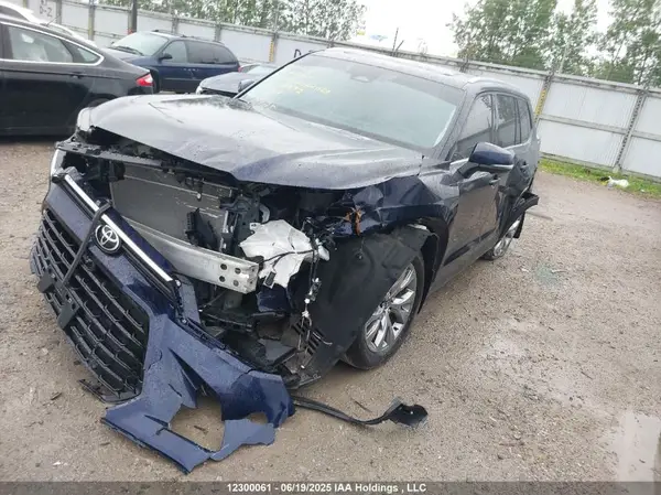 5TDAAAB5XRS008892 2024 TOYOTA HIGHLANDER - Image 2