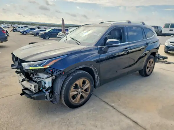 5TDAARAH2NS513393 2022 TOYOTA HIGHLANDER - Image 1