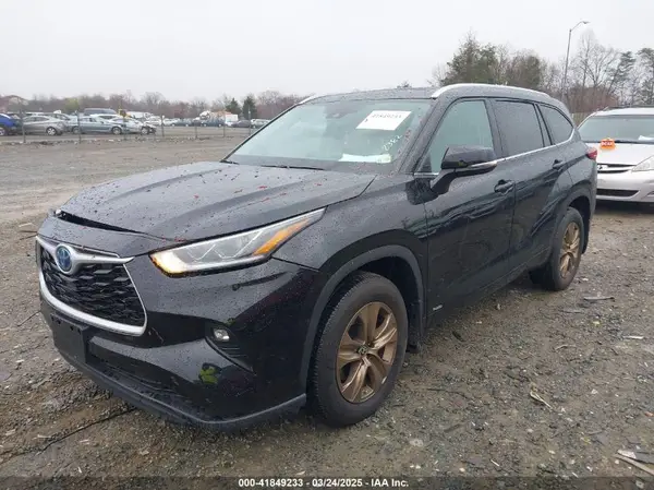 5TDABRCH0PS564355 2023 TOYOTA HIGHLANDER - Image 2