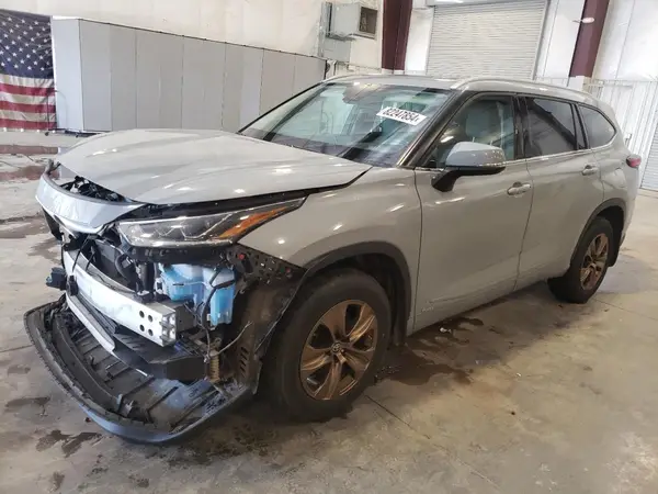 5TDABRCH1NS540076 2022 TOYOTA HIGHLANDER - Image 1