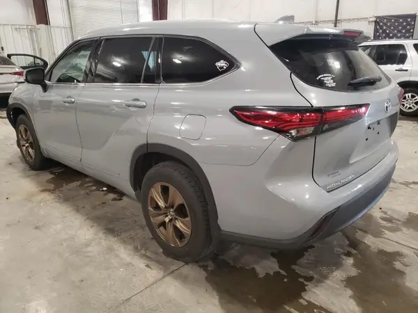 5TDABRCH1NS540076 2022 TOYOTA HIGHLANDER - Image 2
