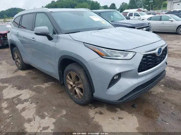 5TDABRCH2NS541088 2022 TOYOTA HIGHLANDER - Image 1