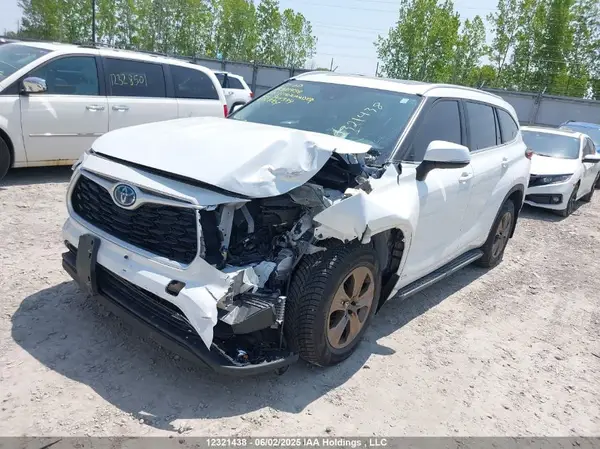 5TDABRCH2PS569394 2023 TOYOTA HIGHLANDER - Image 2