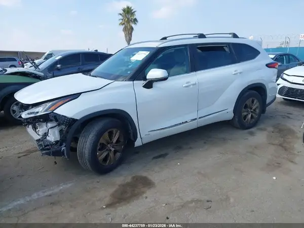 5TDABRCH2PS57890 2023 TOYOTA HIGHLANDER - Image 2