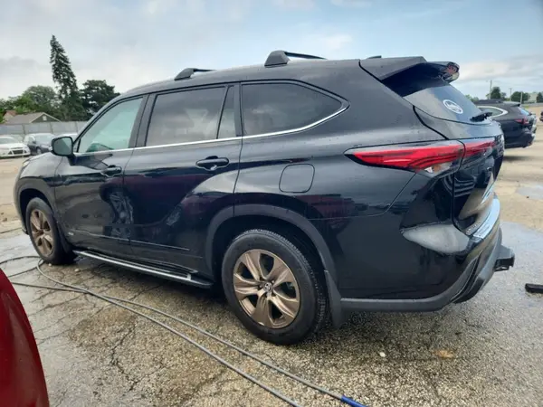 5TDABRCH3PS111380 2023 TOYOTA HIGHLANDER - Image 2