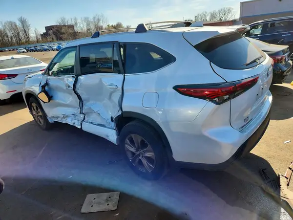 5TDABRCH3PS580355 2023 TOYOTA HIGHLANDER - Image 2