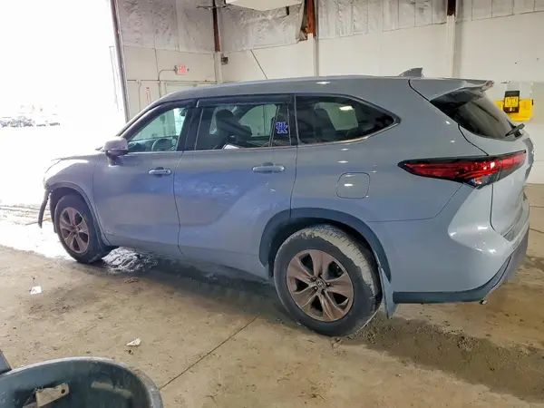 5TDABRCH4NS540850 2022 TOYOTA HIGHLANDER - Image 2