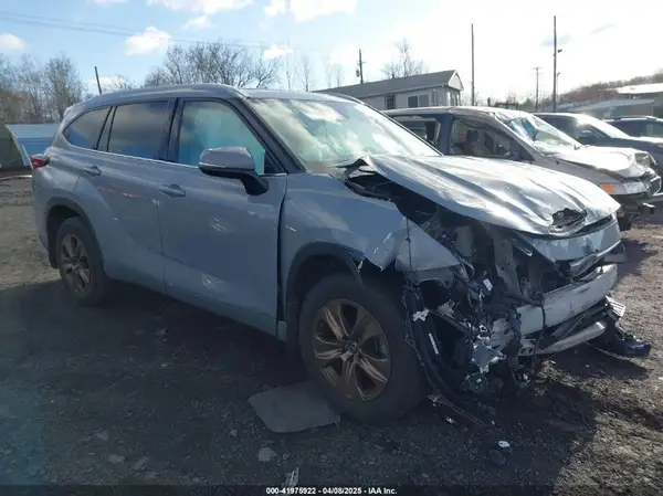 5TDABRCH5NS544065 2022 TOYOTA HIGHLANDER - Image 1
