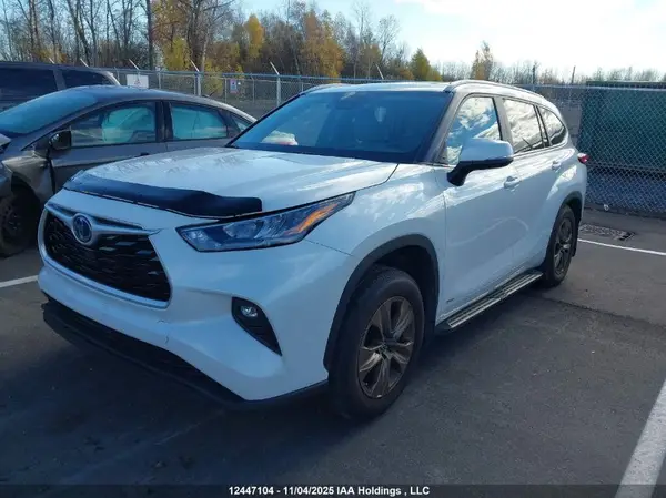 5TDABRCH5PS570085 2023 TOYOTA HIGHLANDER - Image 2