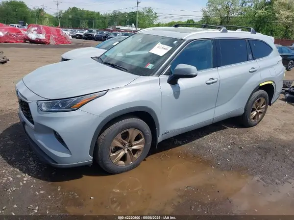 5TDABRCH6NS539375 2022 TOYOTA HIGHLANDER - Image 2