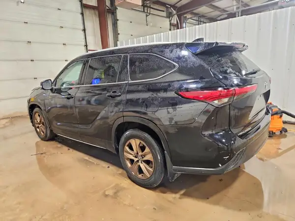 5TDABRCH6PS567597 2023 TOYOTA HIGHLANDER - Image 2
