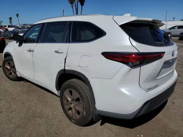 5TDABRCH7NS542897 2022 TOYOTA HIGHLANDER - Image 2