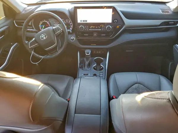 5TDABRCH7PS562876 2023 TOYOTA HIGHLANDER - Image 8