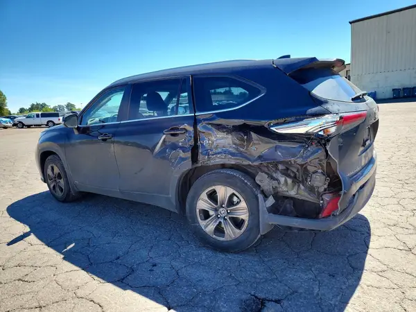5TDABRCH7PS574509 2023 TOYOTA HIGHLANDER - Image 2