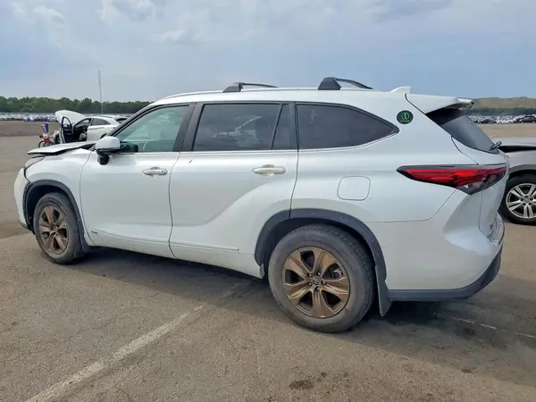 5TDABRCH8PS562823 2023 TOYOTA HIGHLANDER - Image 2