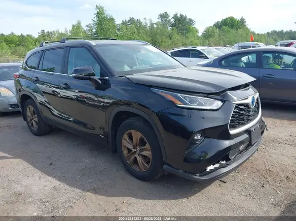 5TDABRCH9PS135442 2023 TOYOTA HIGHLANDER - Image 1