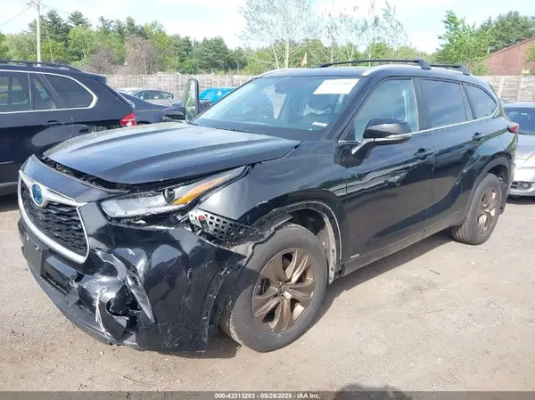 5TDABRCH9PS135442 2023 TOYOTA HIGHLANDER - Image 2