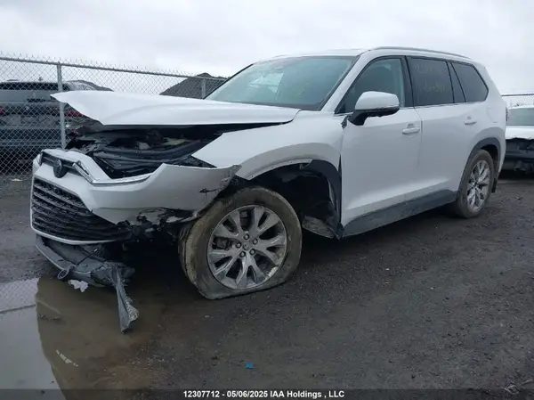 5TDACAB51RS017992 2024 TOYOTA HIGHLANDER - Image 2