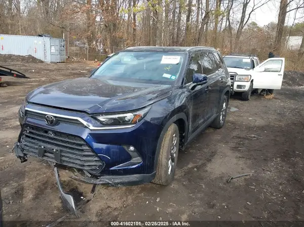 5TDACAB51RS023081 2024 TOYOTA HIGHLANDER - Image 2