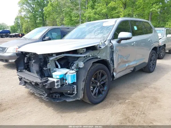 5TDACAB52RS010775 2024 TOYOTA HIGHLANDER - Image 2