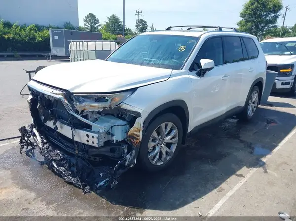 5TDACAB52SS033544 2025 TOYOTA HIGHLANDER - Image 2