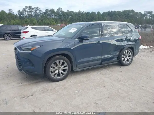 5TDACAB53RS014141 2024 TOYOTA HIGHLANDER - Image 2