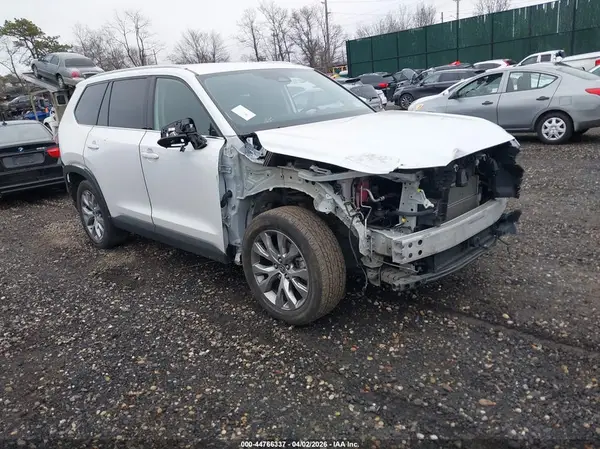5TDACAB54RS011880 2024 TOYOTA HIGHLANDER - Image 1