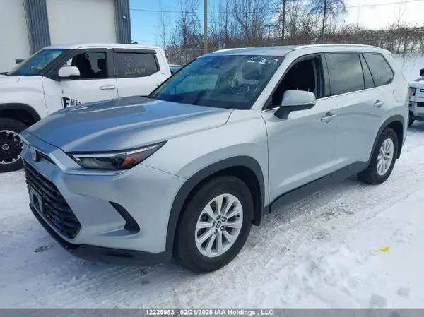 5TDACAB55RS003478 2024 TOYOTA HIGHLANDER - Image 2