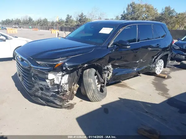 5TDACAB55RS030180 2024 TOYOTA HIGHLANDER - Image 2
