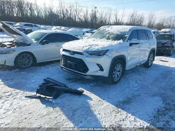 5TDACAB56RS011816 2024 TOYOTA HIGHLANDER - Image 2