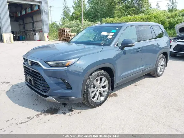 5TDACAB57RS020556 2024 TOYOTA HIGHLANDER - Image 2