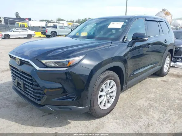 5TDACAB57RS030827 2024 TOYOTA HIGHLANDER - Image 2