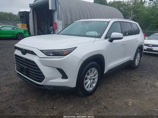 5TDACAB58RS003099 2024 TOYOTA HIGHLANDER - Image 2