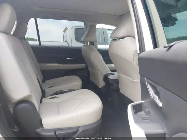 5TDACAB58RS016760 2024 TOYOTA HIGHLANDER - Image 8