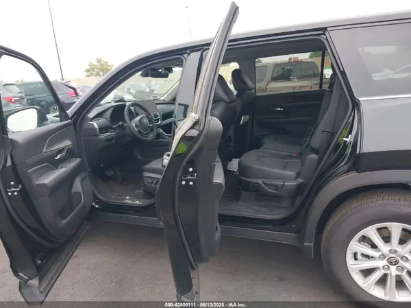 5TDACAB59SS034576 2025 TOYOTA HIGHLANDER - Image 8