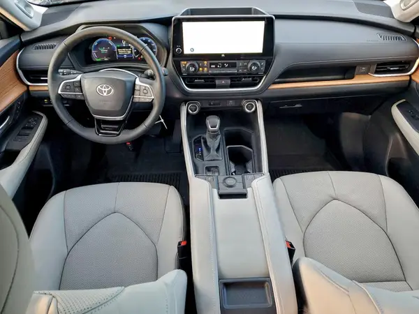 2025 TOYOTA HIGHLANDER auction photo 8