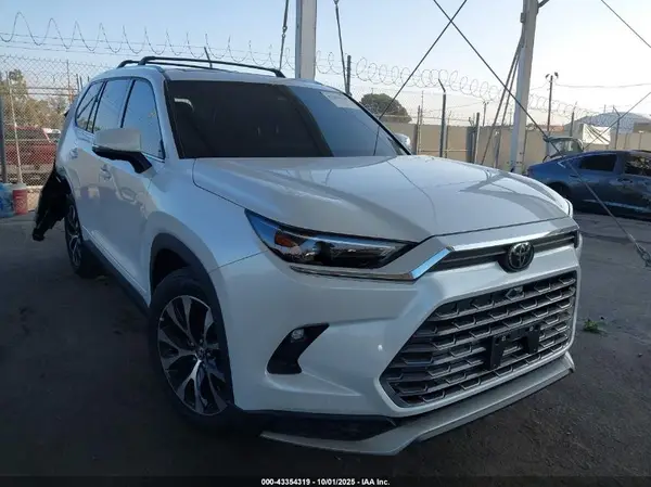 5TDADAB51SS017638 2025 TOYOTA HIGHLANDER - Image 1