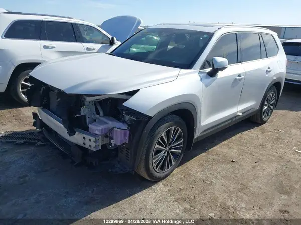 5TDADAB53RS008790 2024 TOYOTA HIGHLANDER - Image 2