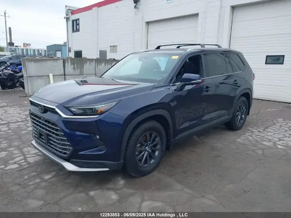 5TDADAB56RS005253 2024 TOYOTA HIGHLANDER - Image 2