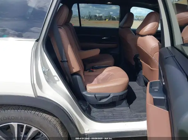 5TDADAB59RS001391 2024 TOYOTA HIGHLANDER - Image 8
